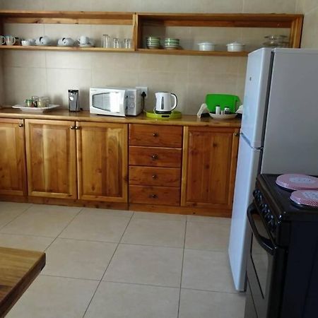 Lovely 2-Bedroom Apartment With Free Parking On Premises 杰弗里湾 外观 照片